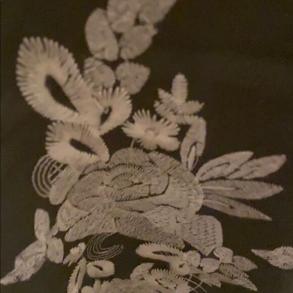 XL CUPID Top Olive Green w/ Embroidery Nice - Picture 2 of 5